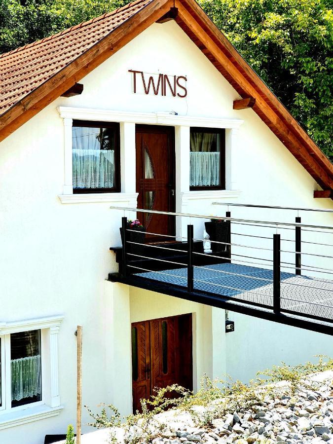 Twins Apartments Sovata Luaran gambar